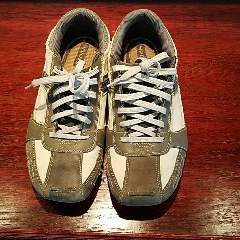 Shoes - Picture 2 of 4